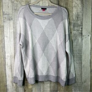 Vince Camuto Large Gray & White Diamond Pattern Sweater w/Long Sleeve & Crewneck